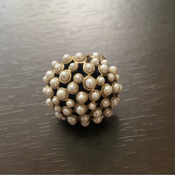Pearl Cluster and Gold Cocktail Ring. Size 5 - Picture 2 of 4